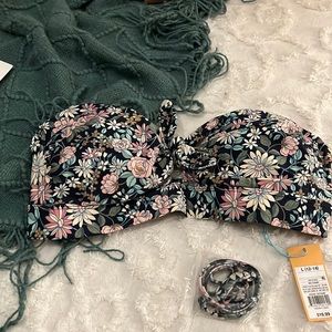 NWT swimsuit top 💗